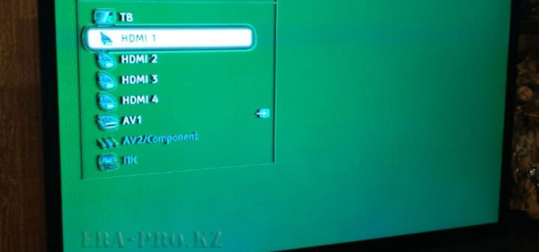 Телевизор Sony показывает зеленым