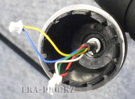 Фото - USB кабель изнутри зафиксирован стопорным кольцом